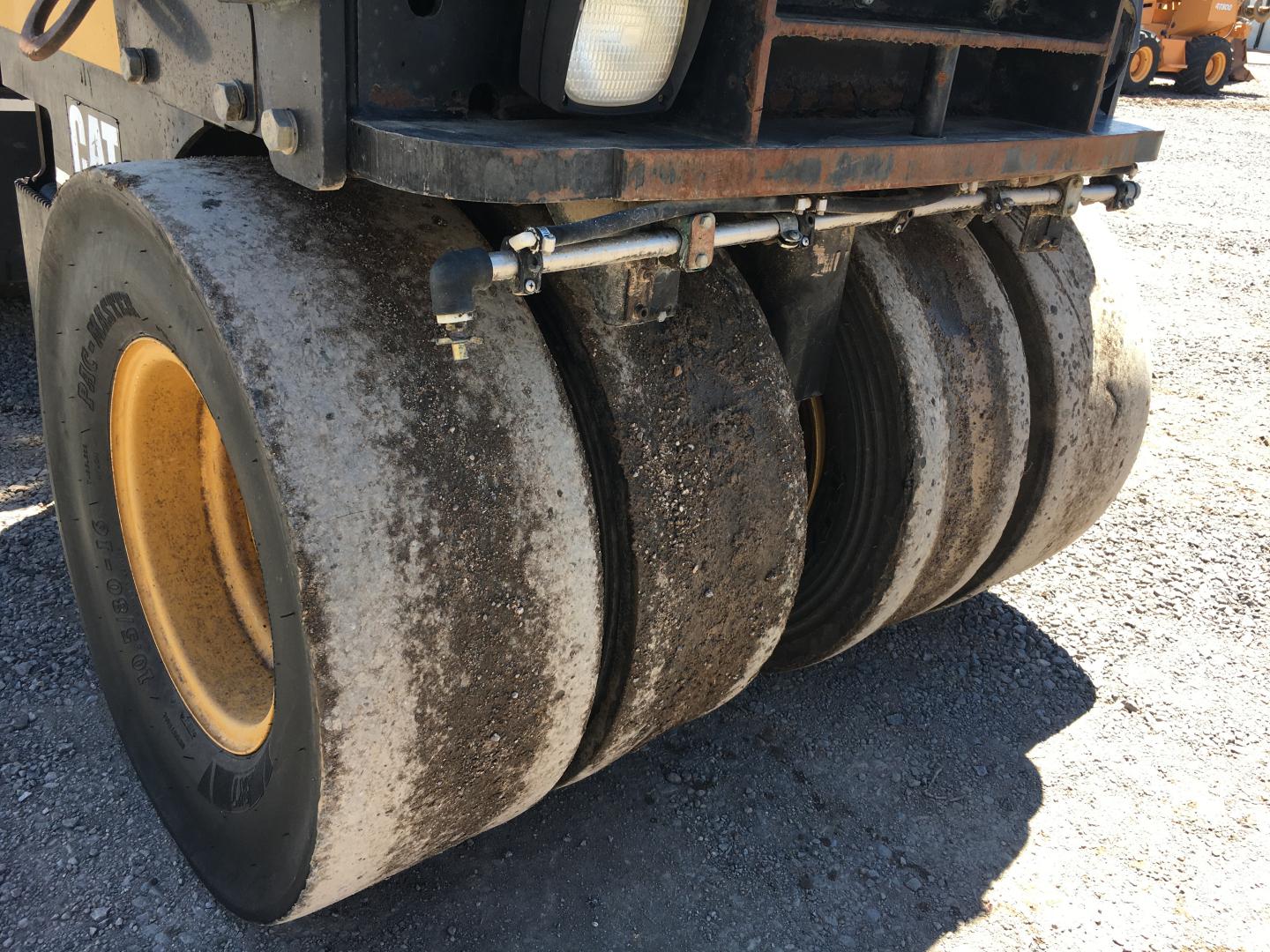 ./imagenes/INVOICE/2019/16623/COMPACTADOR CATERPILLAR CB-335E (7).JPG